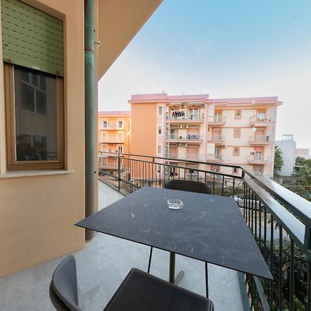 New Sea House Vicino La Spiaggia Del Lungomare Apartment Чефалу Екстериор снимка