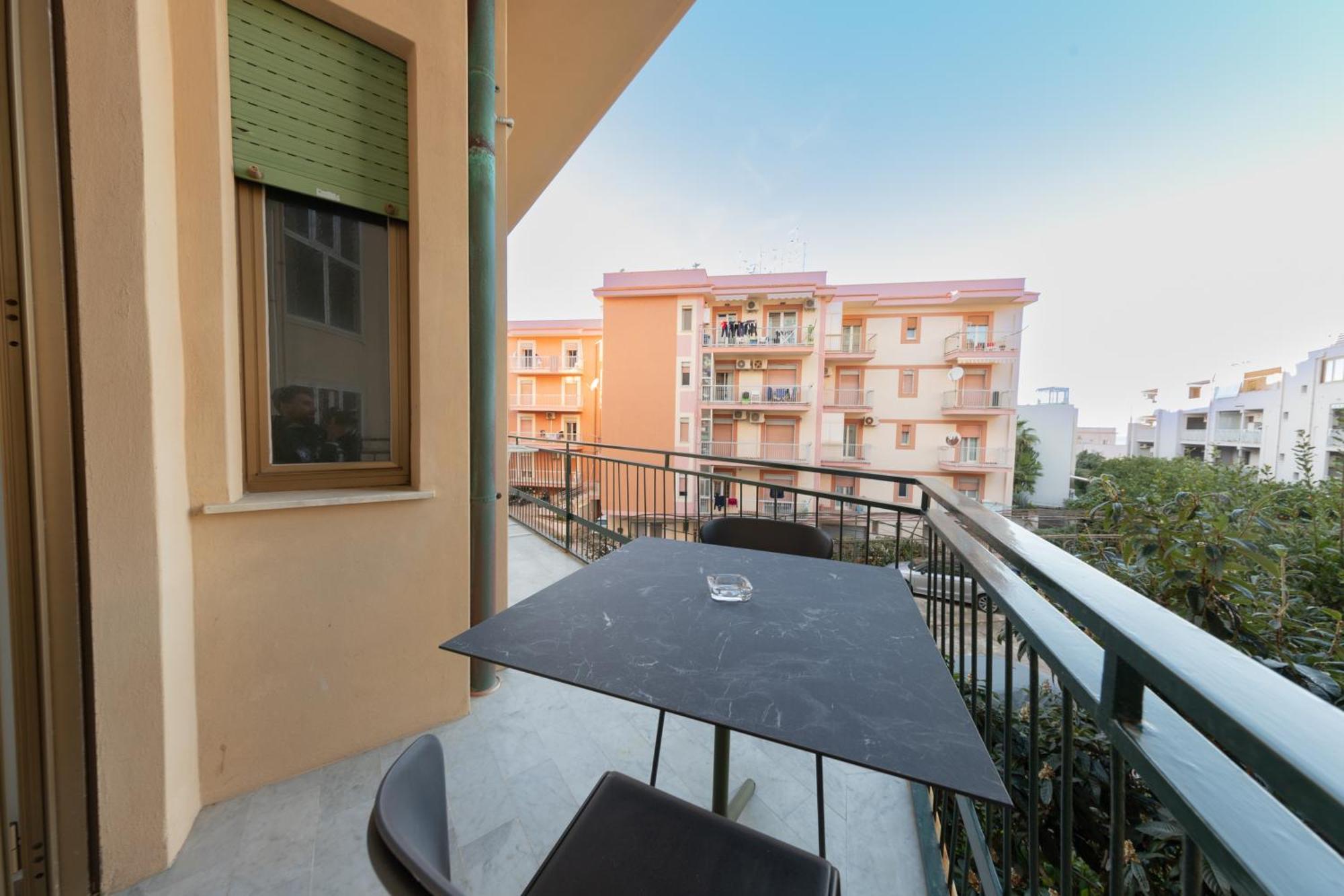 New Sea House Vicino La Spiaggia Del Lungomare Apartment Чефалу Екстериор снимка