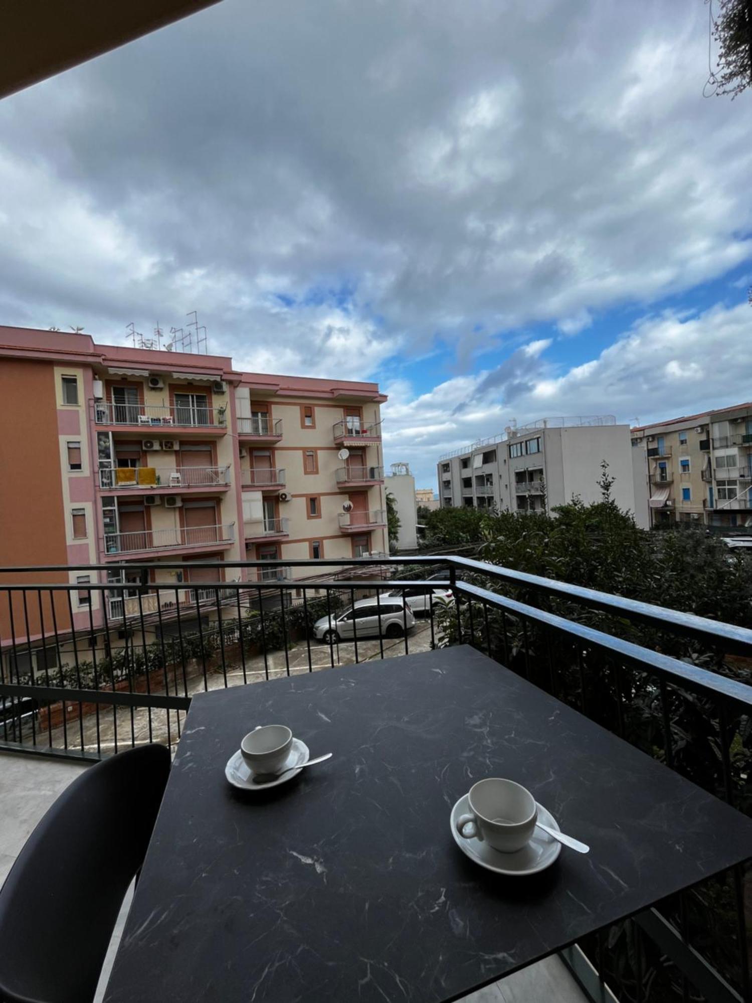 New Sea House Vicino La Spiaggia Del Lungomare Apartment Чефалу Екстериор снимка
